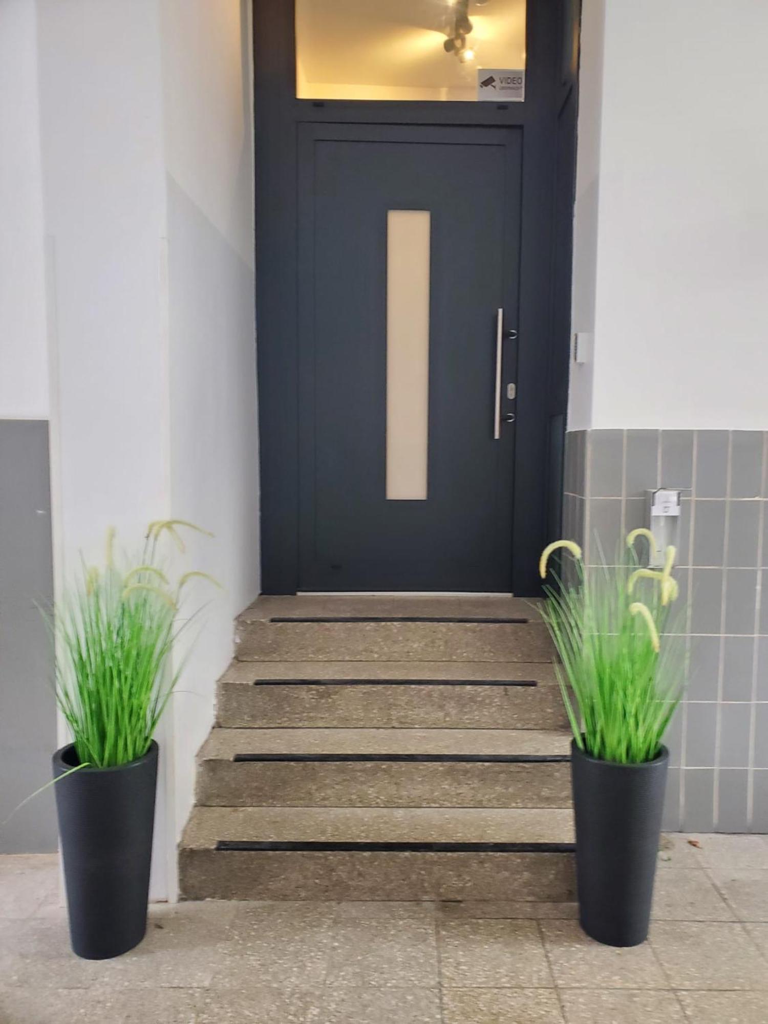 Guesthouse Koehn51, Zentral Gelegene, Stilvoll Eingerichtete Zimmer Mit Eigener Teekueche Nürnberg Dış mekan fotoğraf